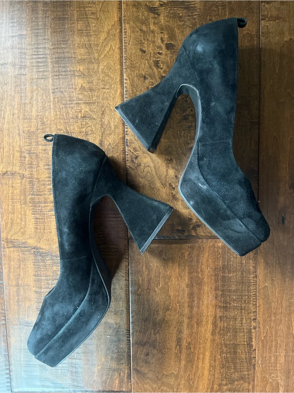 Gianni Bini black suede retro 1970’s style platform square toed pumps Sz. 8.5